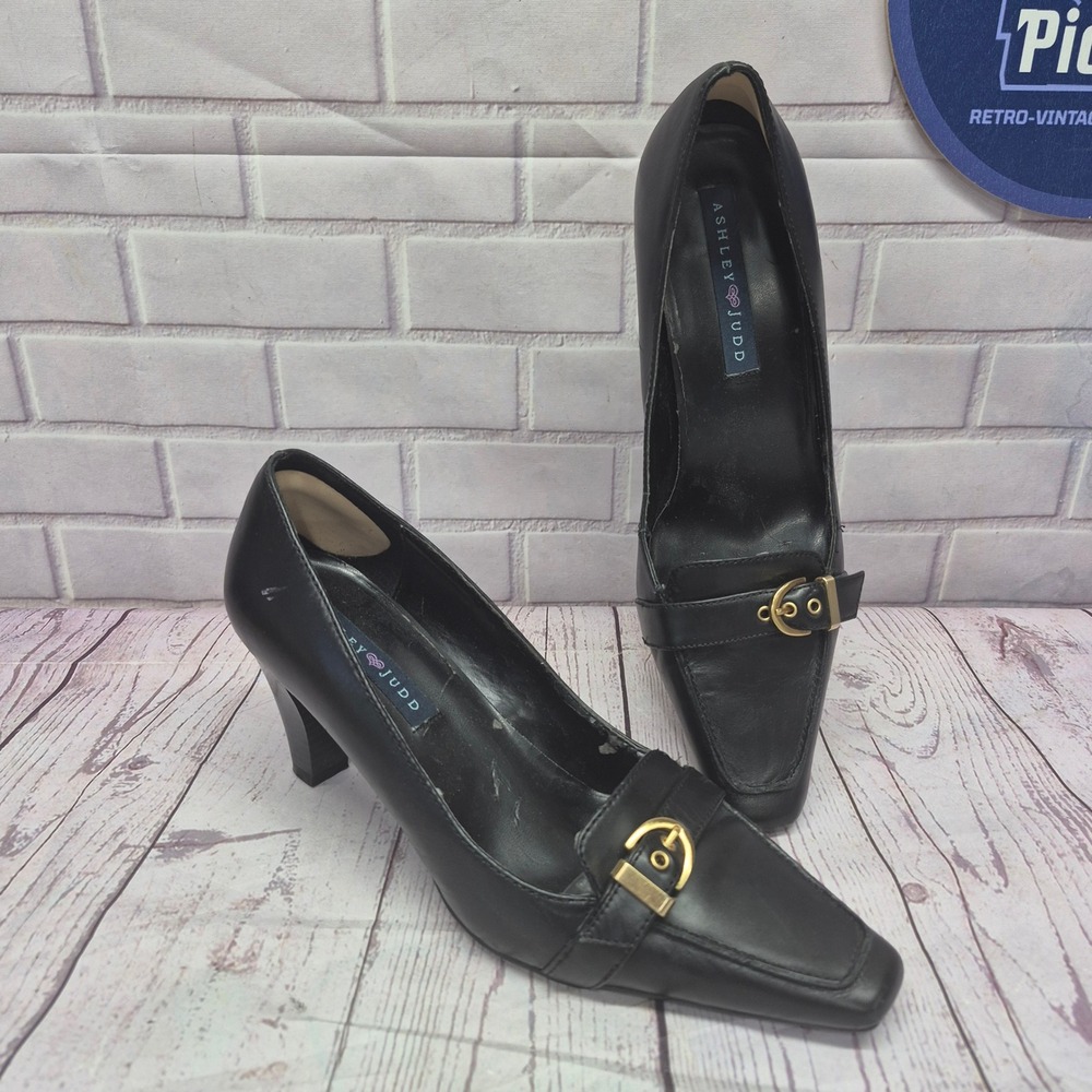 Ashley Judd Black Leather Buckle Accent Pumps Tapered Heel Square Toe
